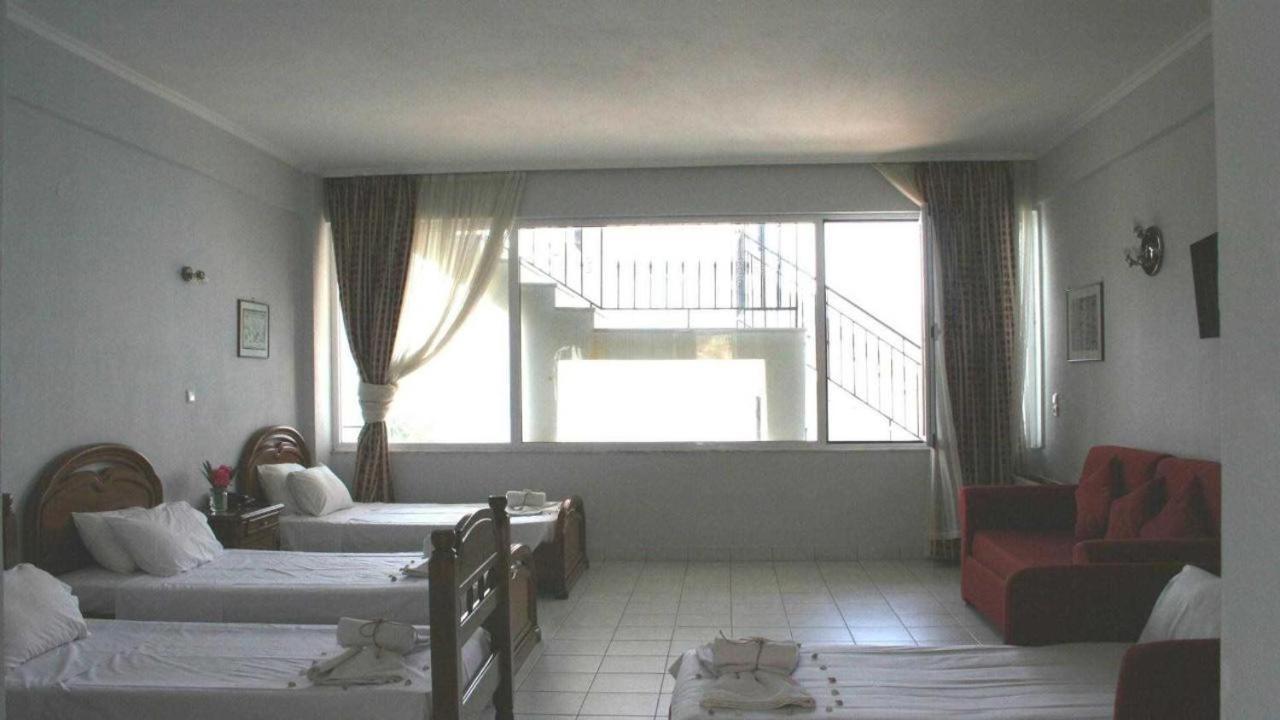 Revis Station Plataria Hotel Exterior photo