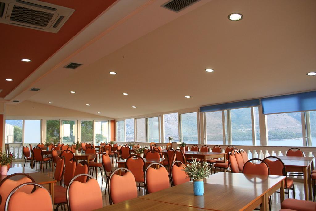 Revis Station Plataria Hotel Exterior photo
