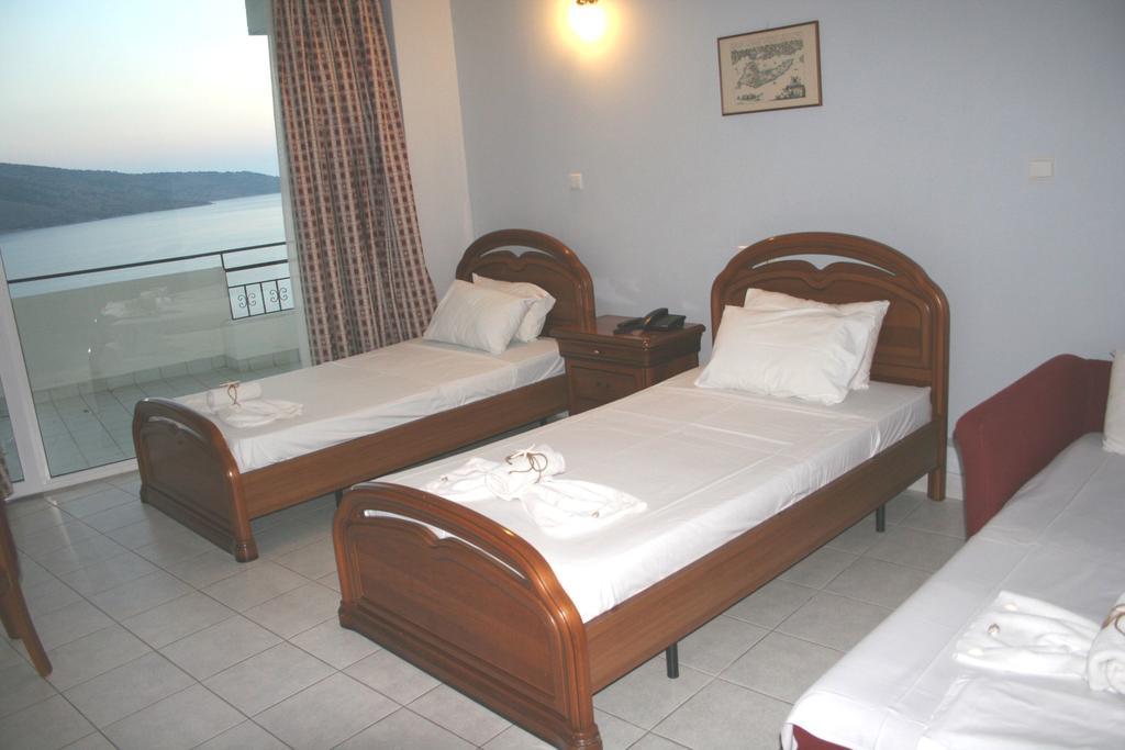 Revis Station Plataria Hotel Exterior photo