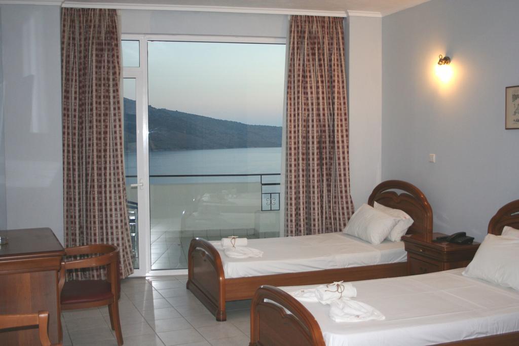 Revis Station Plataria Hotel Exterior photo