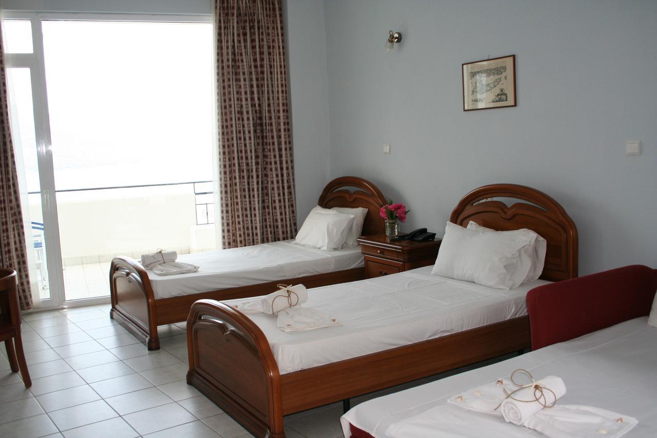 Revis Station Plataria Hotel Exterior photo